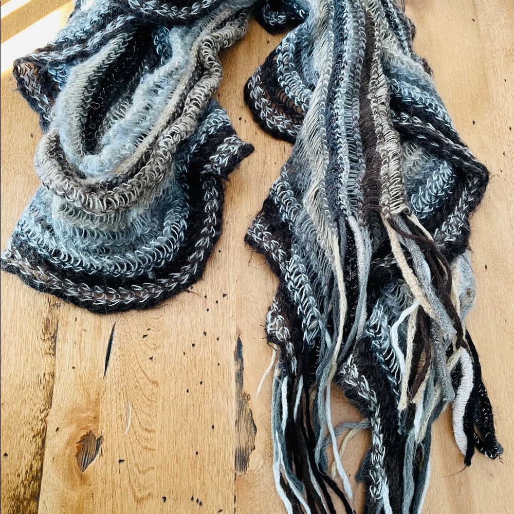 Knit scarf